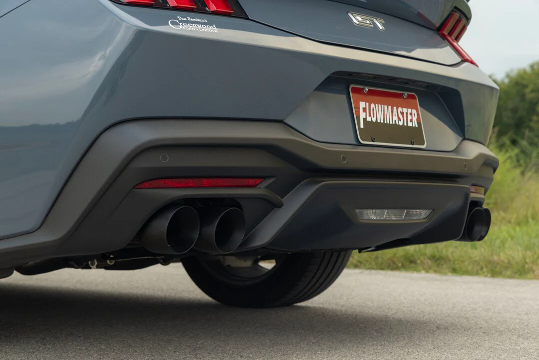 Outlaw Axle-Back Exhaust (Black Tips) for Mustang 5.0L GT 2024+ | #818159 | Flowmaster - Image 2