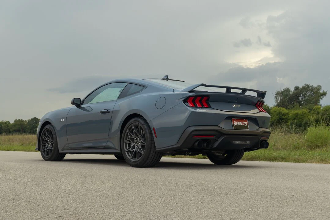 Outlaw Axle-Back Exhaust (Black Tips) for Mustang 5.0L GT 2024+ | #818159 | Flowmaster - Image 3
