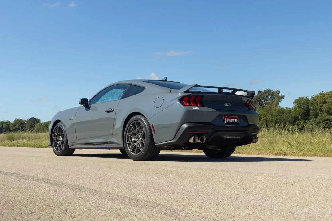 Outlaw Axle-Back Exhaust (Polished Tips) for Mustang 5.0L GT 2024+ | #818164 | Flowmaster - Image 3