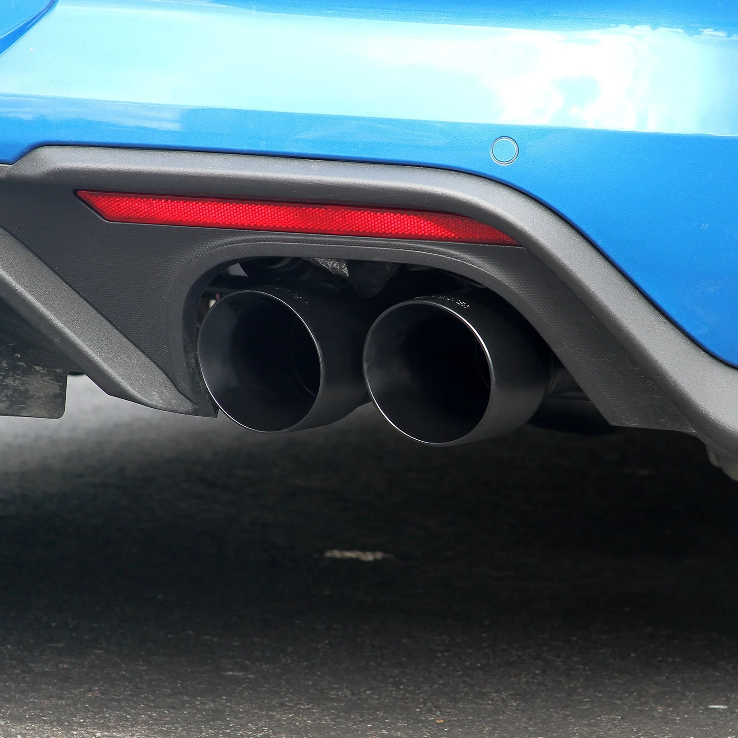 Outlaw Axle-Back Exhaust (Black Tips) for Mustang 5.0L GT 2018-23 | #817824 | Flowmaster - Image 2