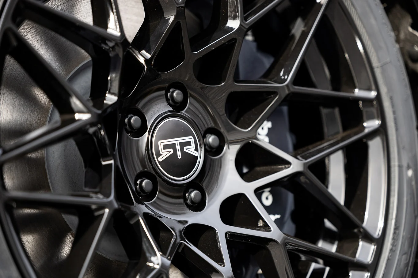 Tech Mesh Wheel Kits (Set of 4 in Square/Staggered Combo) for Mustang 2005-23 & 2024+ | RTR - Image 6