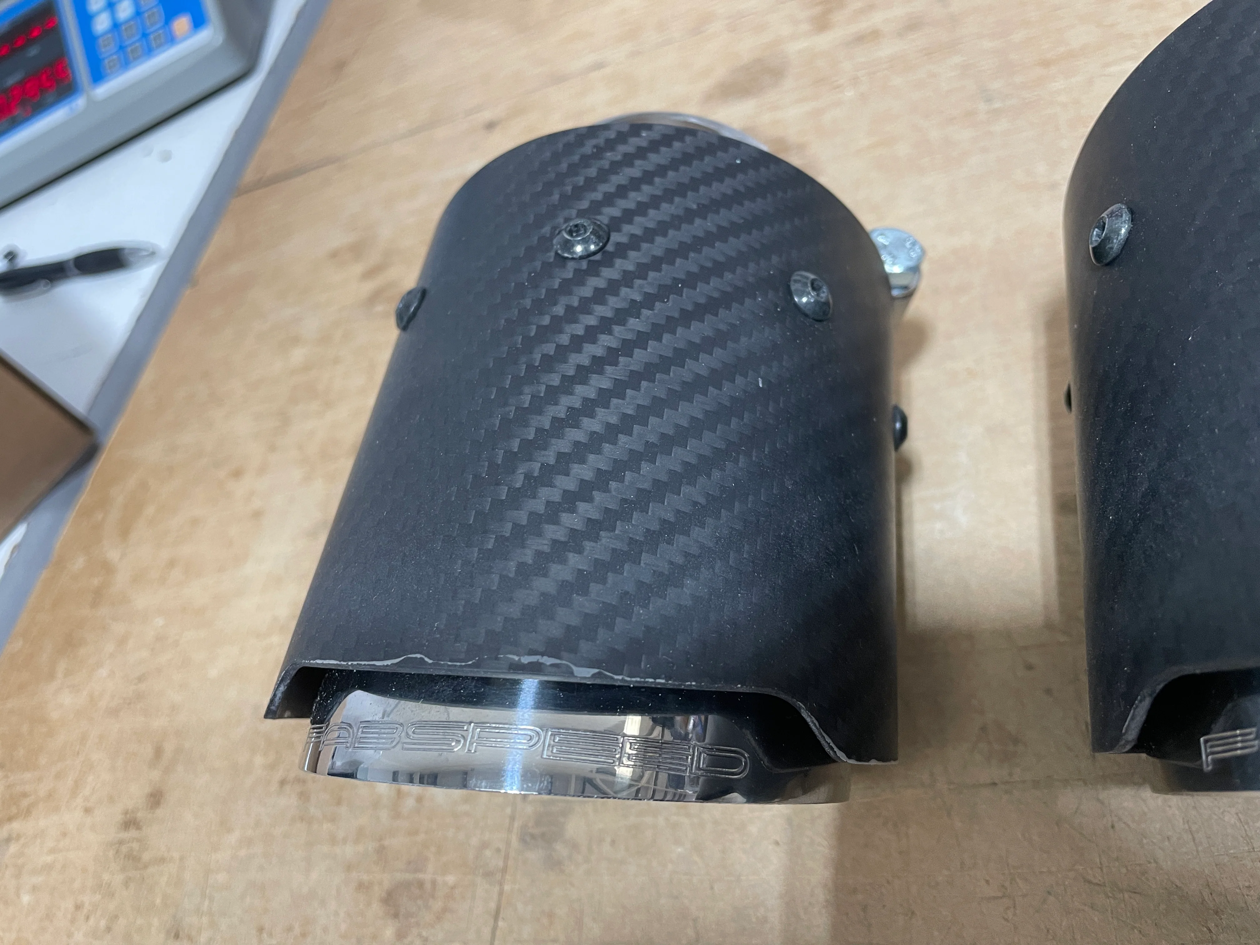 Porsche Fabspeed Carbon Fibre Deluxe Quad Style Tips Scratch & Dent #SDFSTIPSCF4 - Image 5